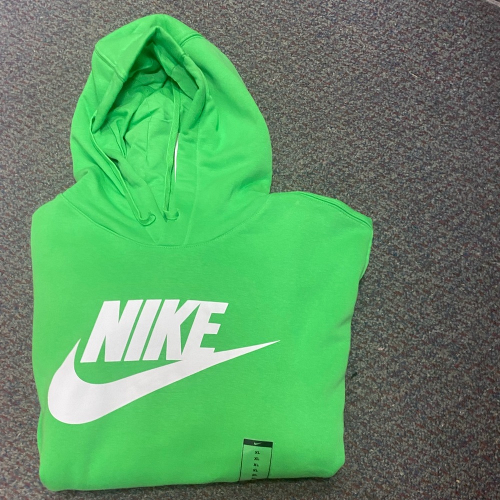 Nike pull over